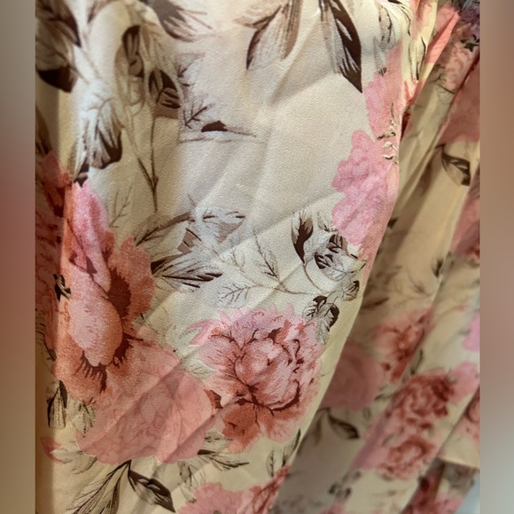 SHEIN Curve 3X Sheer Pink and Cream Floral Blouse 2/Butterfly Sleeves NWOT - Picture 5 of 6